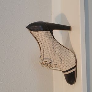 Hinge Oxford style Heels